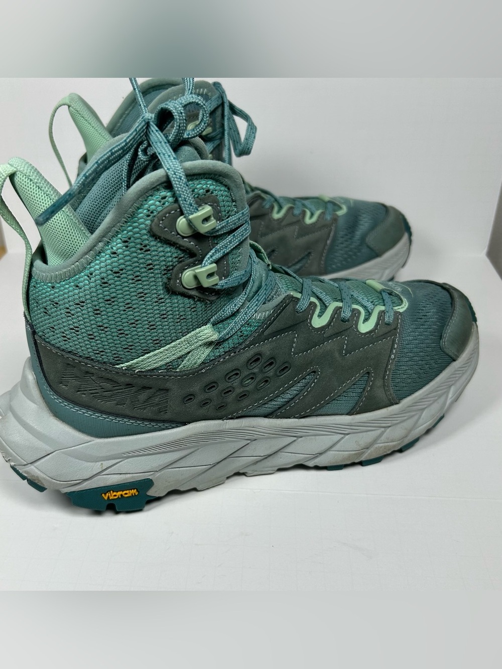 HOKA Women's Anacapa Breeze Mid hiking boots in the Trellis/Mist Green colorway - Picture 4 of 11
